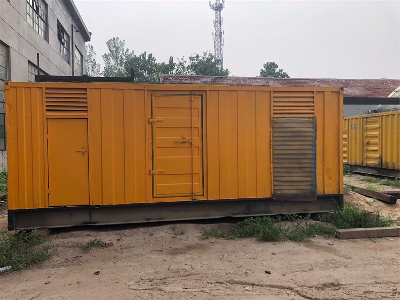金湾发电机出租进行负载测试时，电瓶电量不足的具体判断标准是什么？